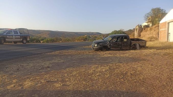 Policías Estatales atienden reporte de accidente de tránsito ocurrido en Calvillo