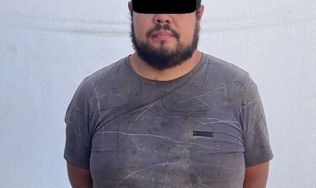 Policías Estatales detienen a una persona que contaba con una orden de aprehensión vigente