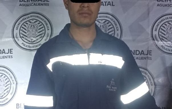Policías Estatales detienen a una persona por violencia familiar