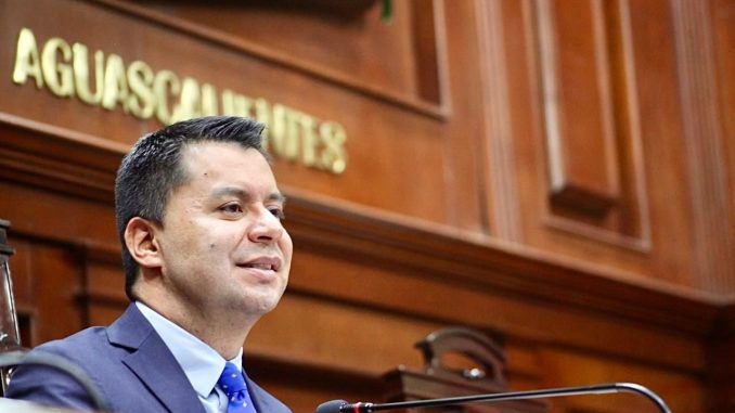 Defendemos nuestra identidad cultural y la libertad: Luis León