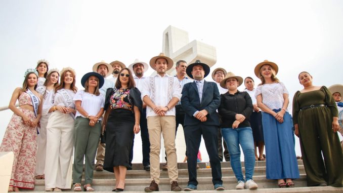 🙋🏻‍♂️🔹✝️ El Gobierno de Calvillo realizó la inauguración de la 𝐙𝐨𝐧𝐚 𝐂𝐨𝐦𝐞𝐫𝐜𝐢𝐚𝐥, 𝐆𝐚𝐬𝐭𝐫𝐨𝐧ó𝐦𝐢𝐜𝐚 𝐲 𝐀𝐫𝐭𝐞𝐬𝐚𝐧𝐚𝐥 del Complejo Santa Cruz.