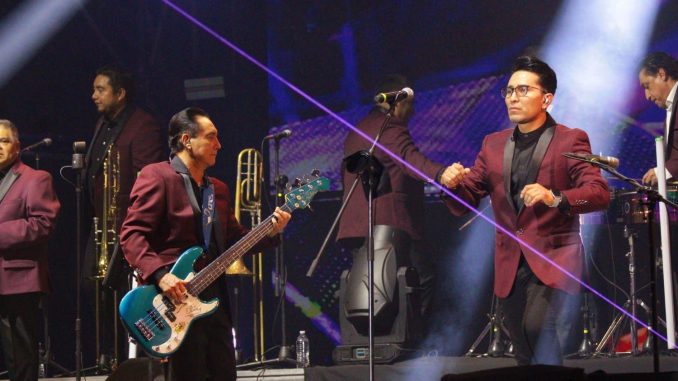 Gran ambiente de verdadera fiesta lograron los Ángeles Azules en la Feria Nacional de San Marcos