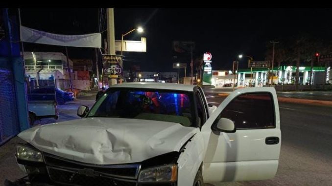 Policía Vial de Aguascalientes atiende el reporte de un choque en Convención y Libertad