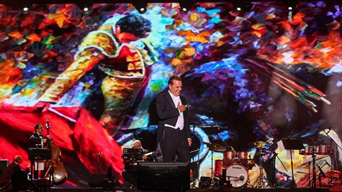 Ópera clásica y música tradicional, fue la que presentó Fernando de la Mora