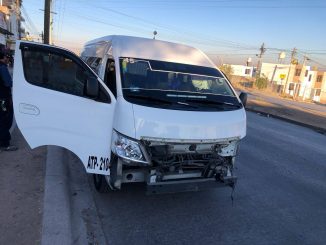 Policía Municipal atiende accidente vehicular sin lesionados