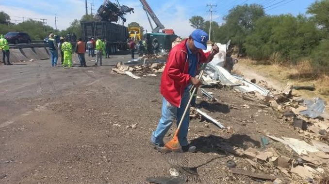 Estamos colaborando con la Guardia Nacional para despejar la carretera 45 sur