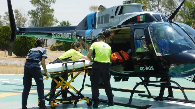 Halcón 1 de la Policía Municipal de Aguascalientes traslada a víctima de accidente vehicular