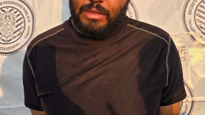 Policía Estatal detiene a sujeto por posesión de droga