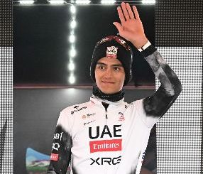 El mexicano Del Toro refuerza su liderato, en una etapa que ganó Asgreen