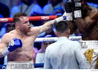 Saúl ‘Canelo’ Álvarez gana a William Scull en Arabia Saudita