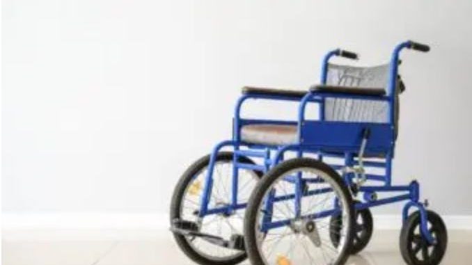 Un paciente parapléjico vuelve a andar gracias a la neuroestimulación de la médula