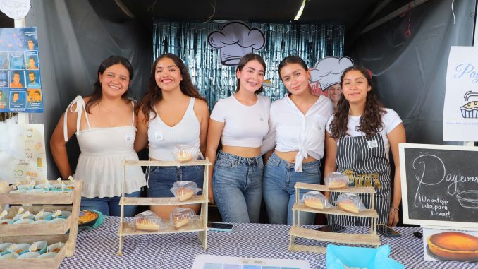 Creatividad y emprendimiento juvenil en la Feria de Emprendedores de la UAA