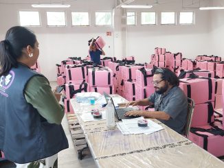 Entregan paquetes electorales a Presidencias de Mesas Directivas de Casillas Seccionales