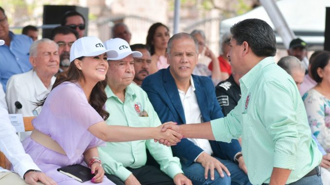 Gobernadora Tere Jiménez su respaldo a las y los trabajadores en el desfile del 1 de mayo