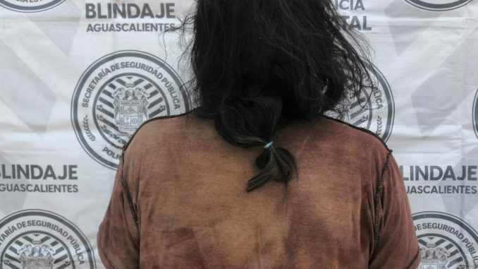 Policía Estatal y Municipal de Rincón de Romos detienen a sujeto por allanamiento de morada y posesión de un arma blanca