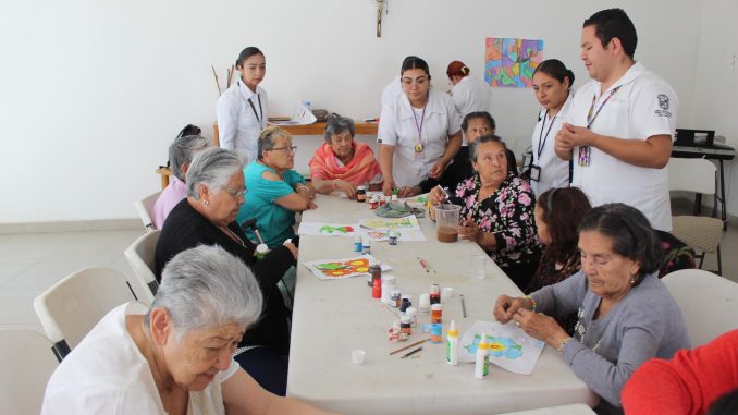 Adultos Mayores encuentran compañía, actividades y cuidado en la "Casa del Abuelo del DIF Estatal"