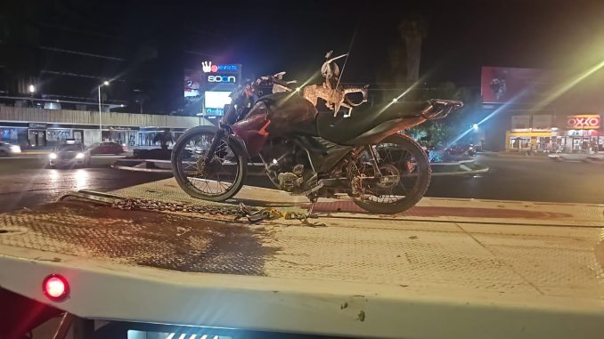 Policía Estatal detiene a una persona por conducir una motocicleta con reporte de robo