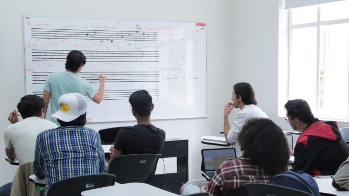 La evaluación formativa: un camino hacia la mejora educativa continua