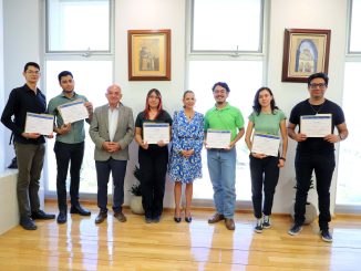 Alumnos de la UAA destacan en concurso de ingeniería biomédica con órtesis robótica