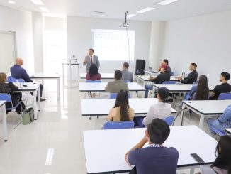 Egresado UAA inspira a jóvenes a través de Semillas de Luz