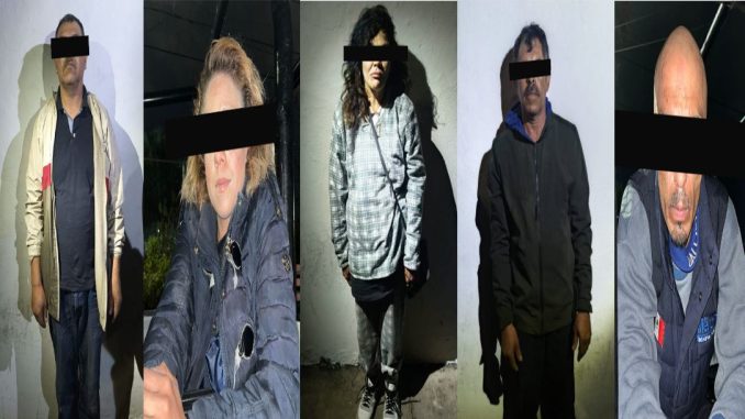 Elementos de la SSPE detectan vehículos con alteraciones y aseguran cinco personas en Lomas de Oriente