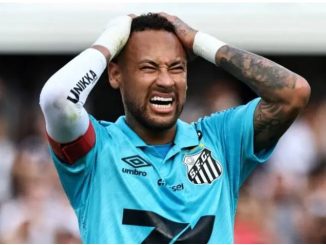 Neymar es expulsado luego de anotar con la mano en su posible despedida del Santos