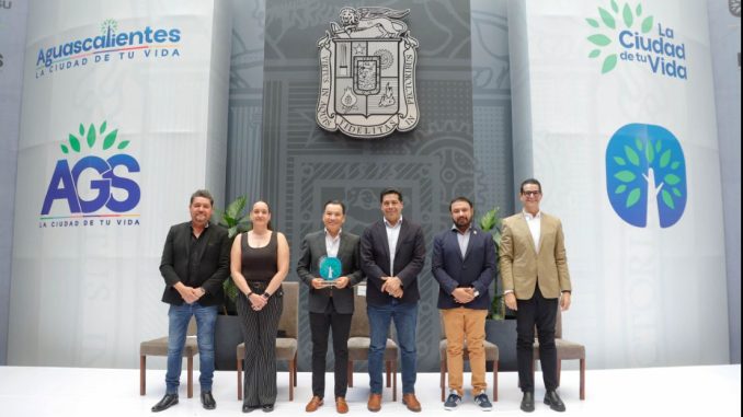Entrega Leo Montañez Premios PROMAS