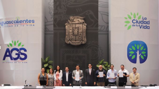 Firma Leo Montañez Convenio para apoyar a las familias que resulten afectadas durante la temporada de lluvias