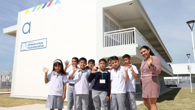 Gobernadora Tere Jiménez impulsa inversión sin precedentes para nuevas escuelas, computadoras y mejor equipamiento educativo
