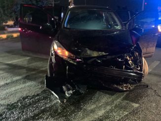 Policía Vial atiende percance entre dos vehículos