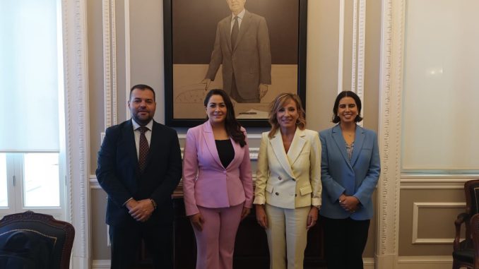 De gira por España, Gobernadora Tere Jiménez presenta ventajas competitivas de Aguascalientes