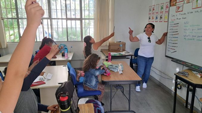 En Aguascalientes, clases gratis de inglés, francés, japonés, alemán, y más, con el Gigante Bilingüe