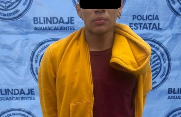 Policías Estatales detienen a sujeto por posesión de droga