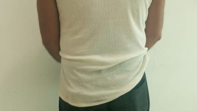 Policía Municipal detiene a hombre en posesión de sustancia ilícita