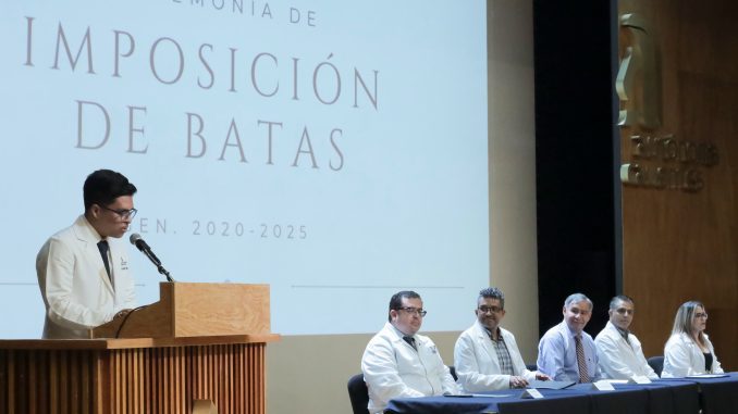 Ceremonia de Imposición de Batas: un recordatorio profundo del compromiso que implica ser médico