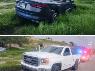 Policía Vial atiende choque entre dos vehículos en Av. Siglo XXI