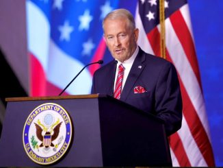 Embajada de China en México arremete contra Ronald Johnson; acusa "difamación"