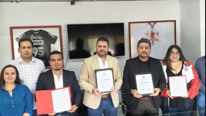 Firman SEMADESU y Club Necaxa Convenio por el Medio Ambiente con el Programa "Manos al Arroyo"