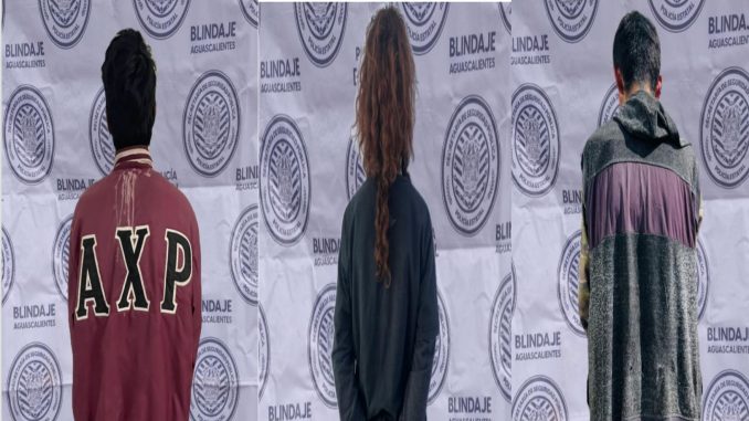 Por la posesión de sustancias al parecer ilícitas tres personas fueron detenidas por Policías Estatales