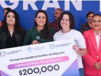 Gobernadora Tere Jiménez entrega apoyos económicos a familiares de Migrantes para que puedan emprender un negocio