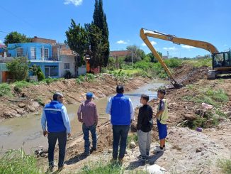 Supervisa Leo Montañez limpieza del Arroyo de Los Arellano