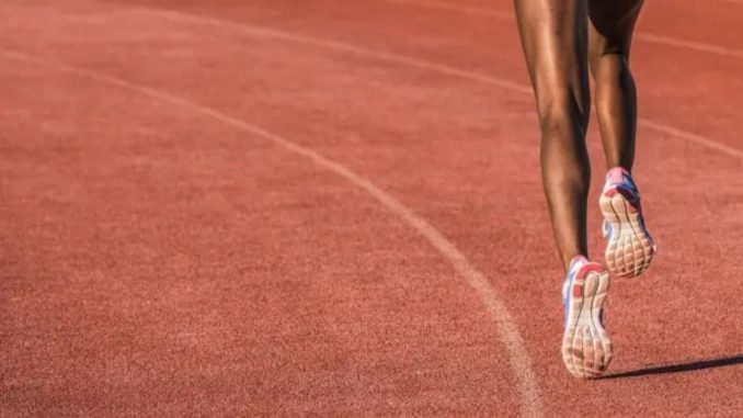 Federación Mundial de Atletismo exigirá pruebas genéticas para competir en la categoría femenina