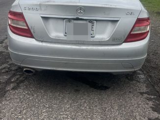 Policías Estatales aseguran vehículo con reporte de robo