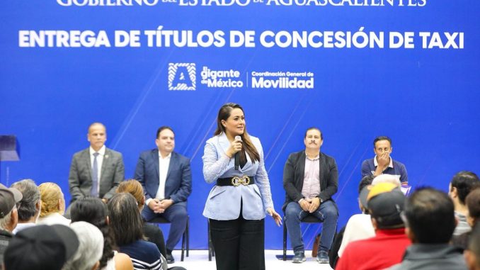 Con la renovación de Títulos de Concesión, Gobernadora Tere Jiménez asegura el correcto funcionamiento de taxis y combis