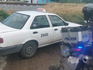 Policías Estatales aseguran vehículo de transporte público con reporte de robo