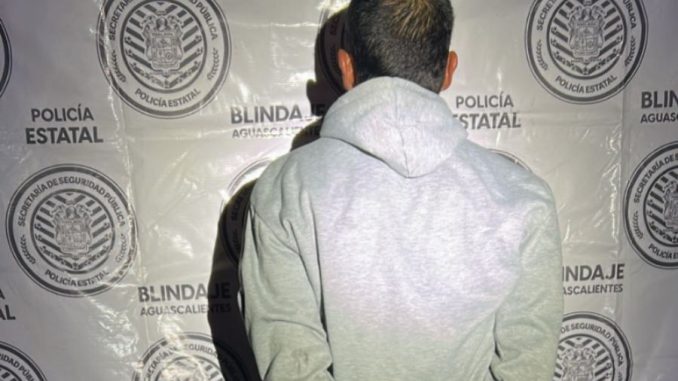 Policías Estatales detienen a sujeto por posesión de sustancias al parecer ilícitas