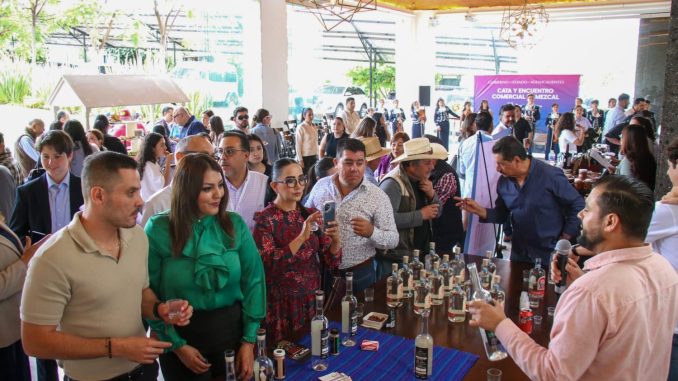 🙋🏻‍♂️🔹🥃 Se realizó con gran éxito la Cata y Encuentro Comercial del Mezcal en Calvillo