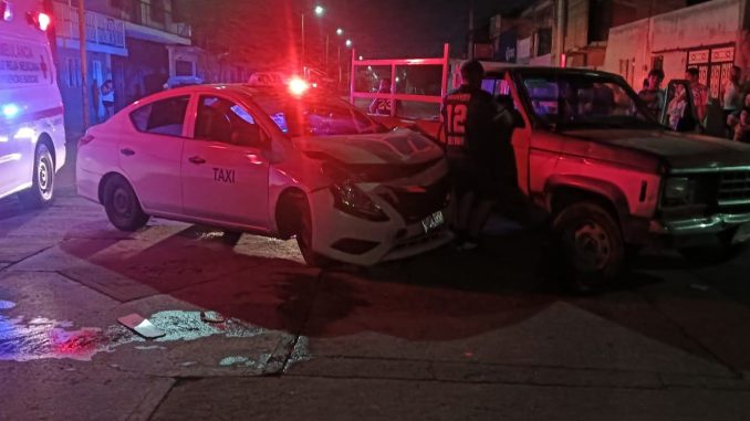 Policía Vial atiende choque por alcance entre dos vehículos al sur de la ciudad