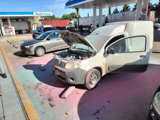 Policía Municipal atiende reporte sobre vehículo incendiándose al sur de la ciudad