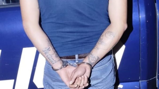 Sujeto que tenía una orden de aprehensión por el delito de robo vigente a su nombre fue detenido por Policías Estatales